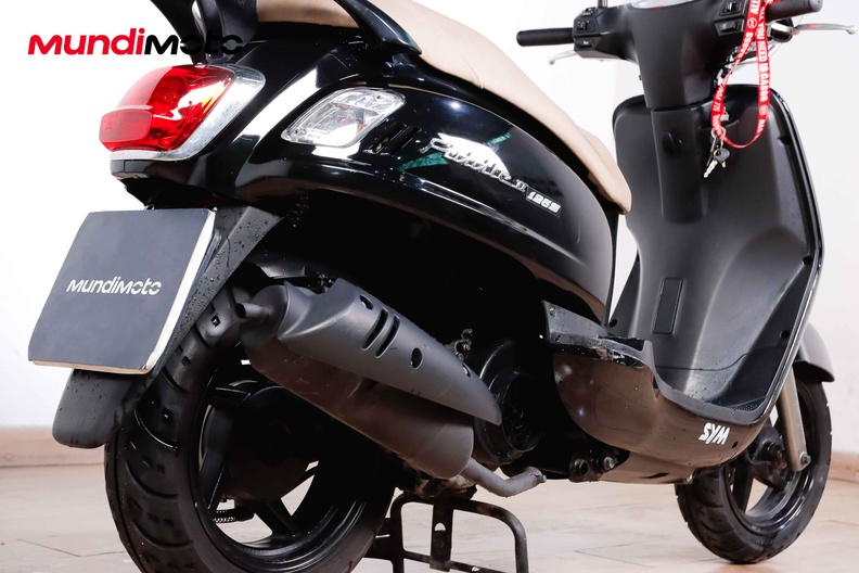 Motorbike image 3