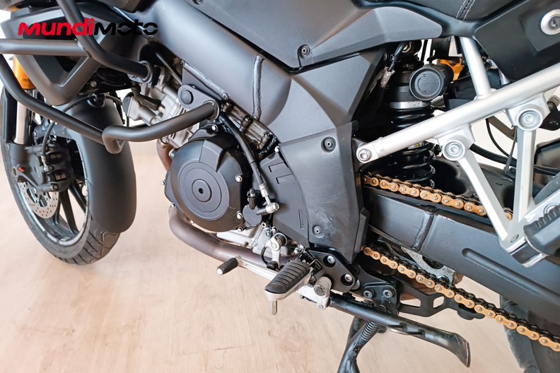 Motorbike image 9