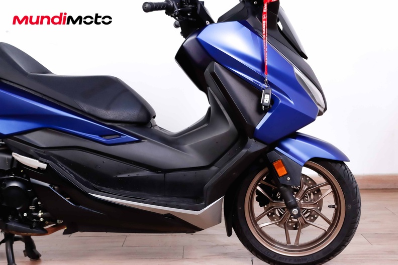 Motorbike image 12