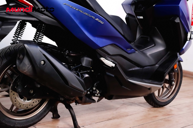 Motorbike image 3