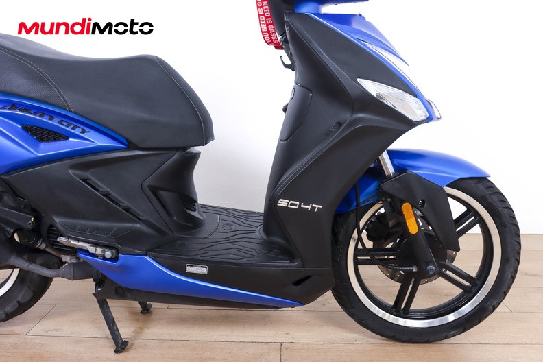Motorbike image 13