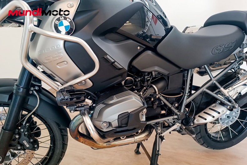Motorbike image 9