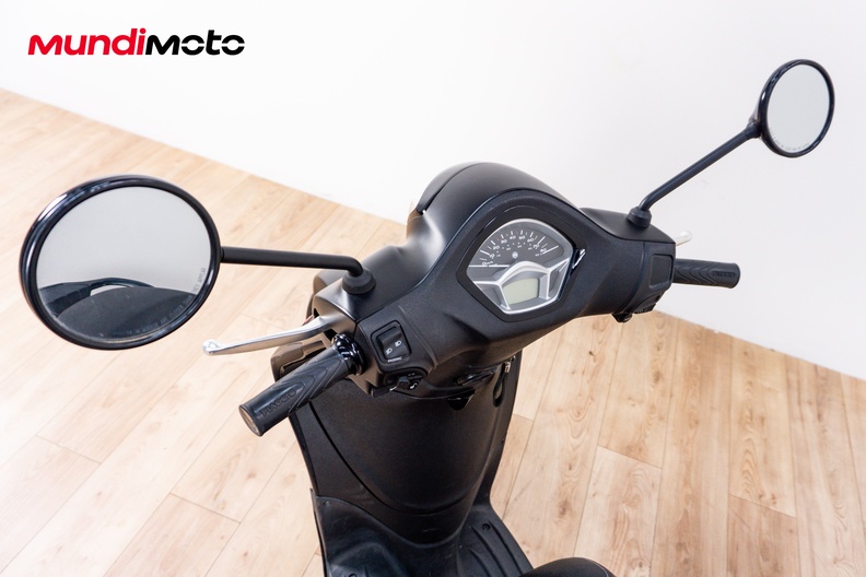 Motorbike image 10