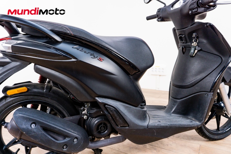 Motorbike image 3