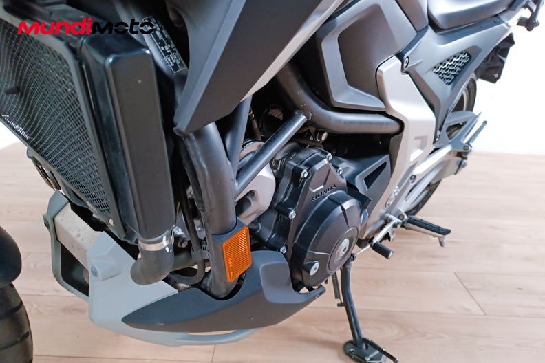 Motorbike image 9