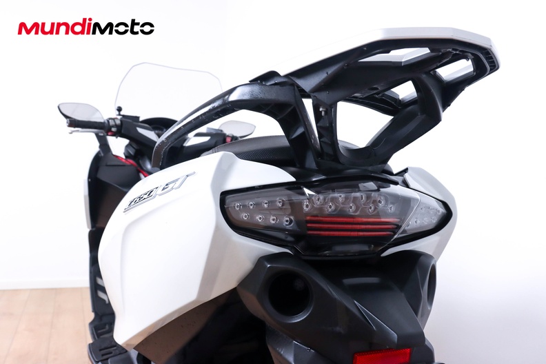 Motorbike image 9