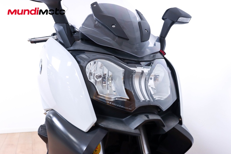 Motorbike image 4