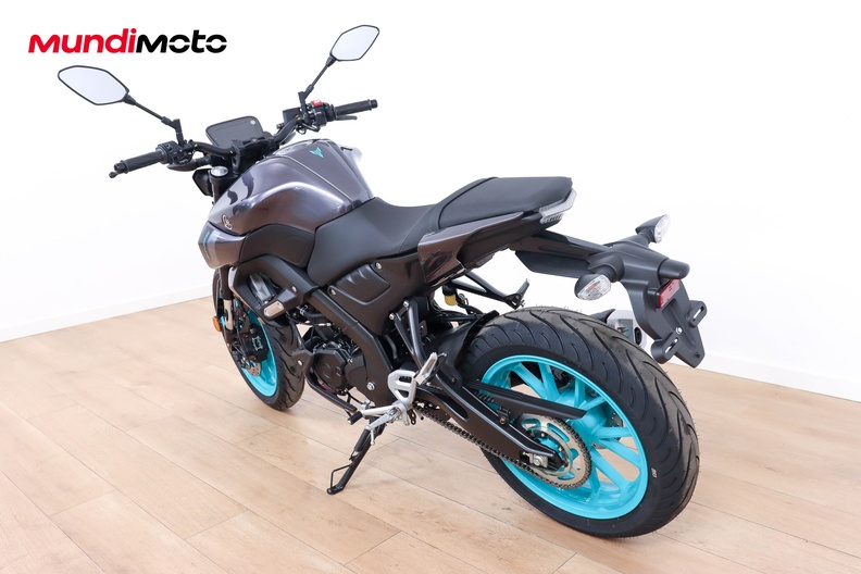 Motorbike image 7