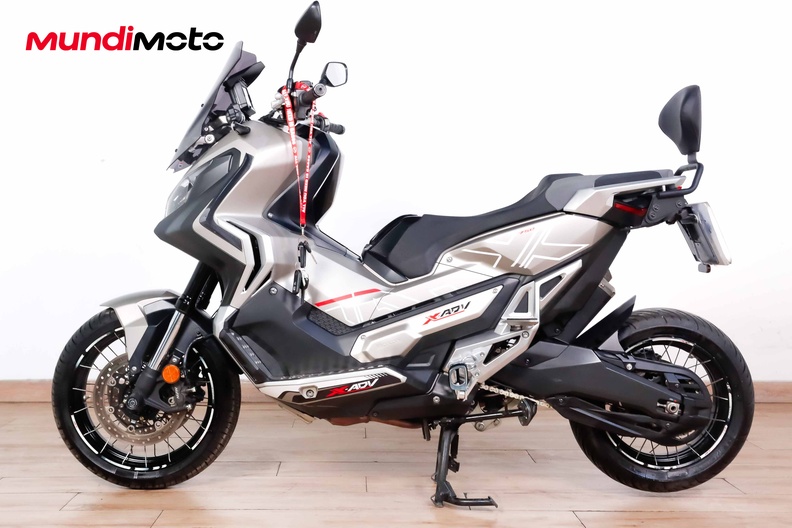 Motorbike image 5