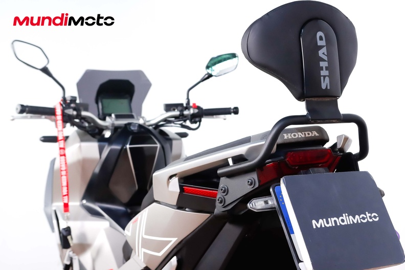 Motorbike image 9
