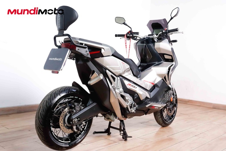 Motorbike image 2