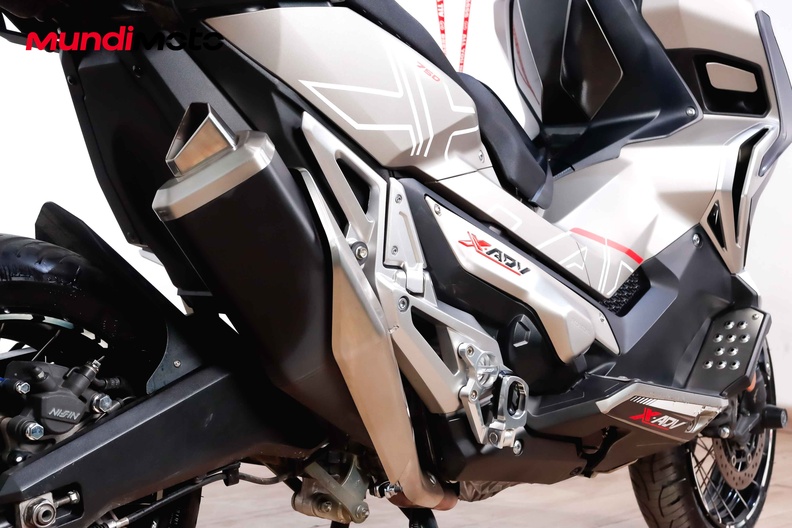 Motorbike image 3