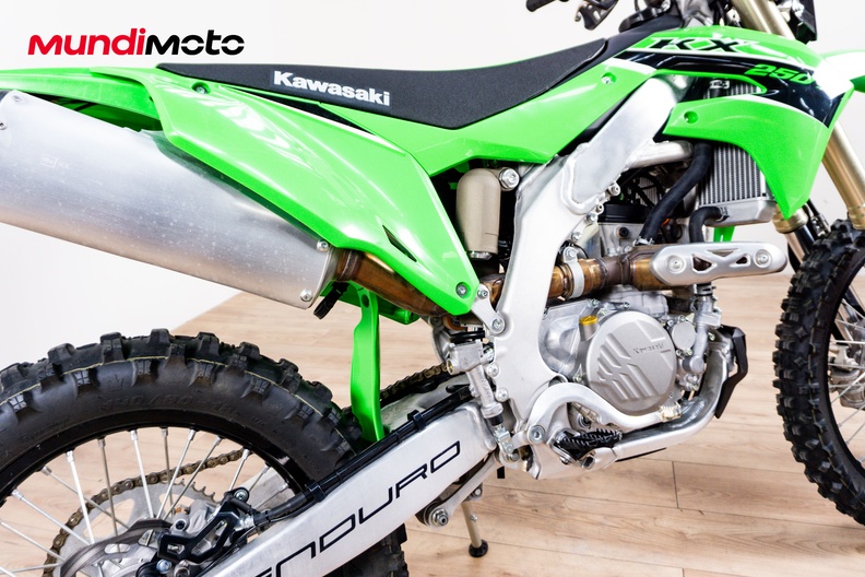 Motorbike image 3