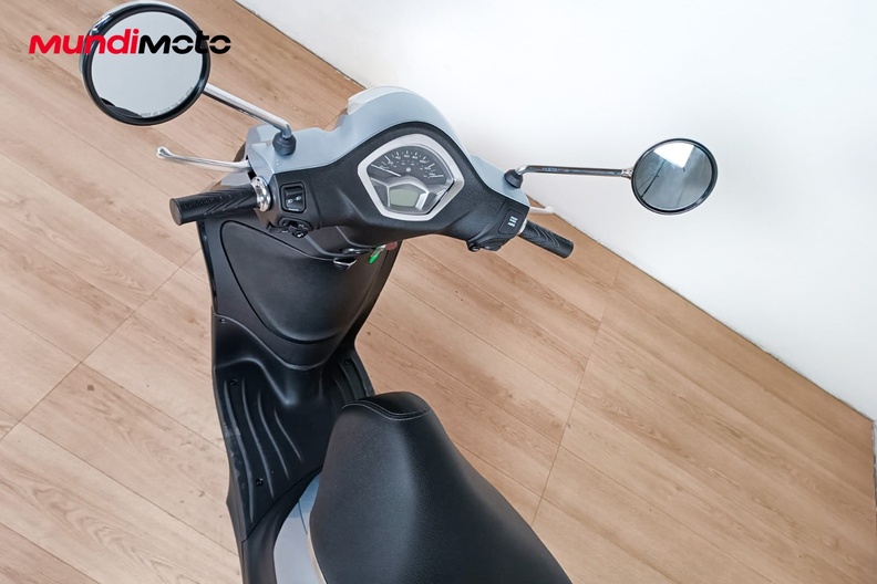 Motorbike image 10