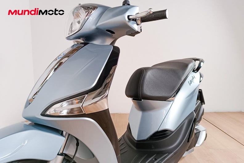 Motorbike image 9