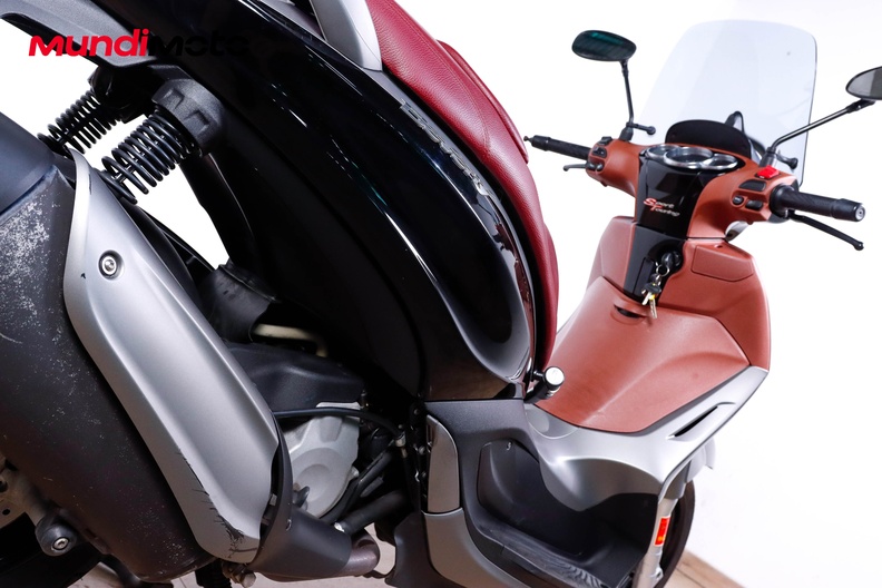 Motorbike image 3