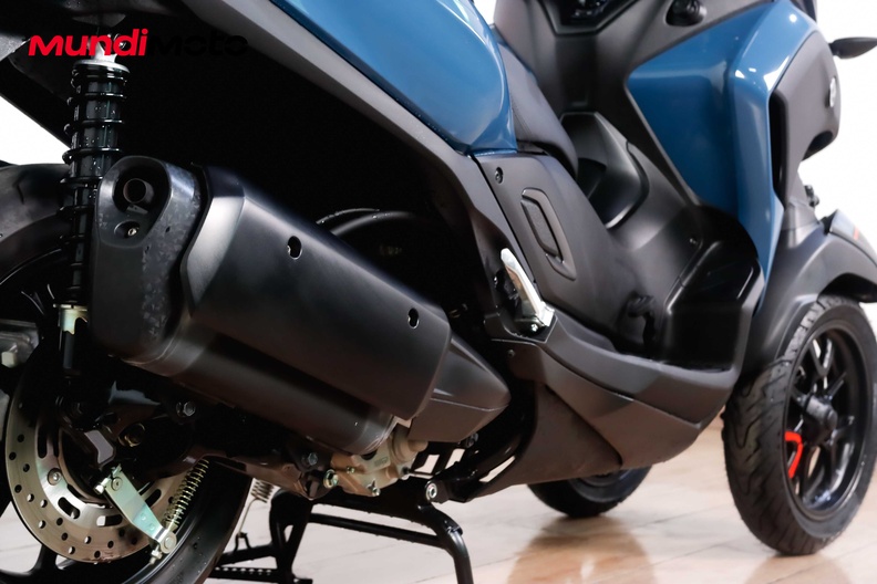 Motorbike image 3