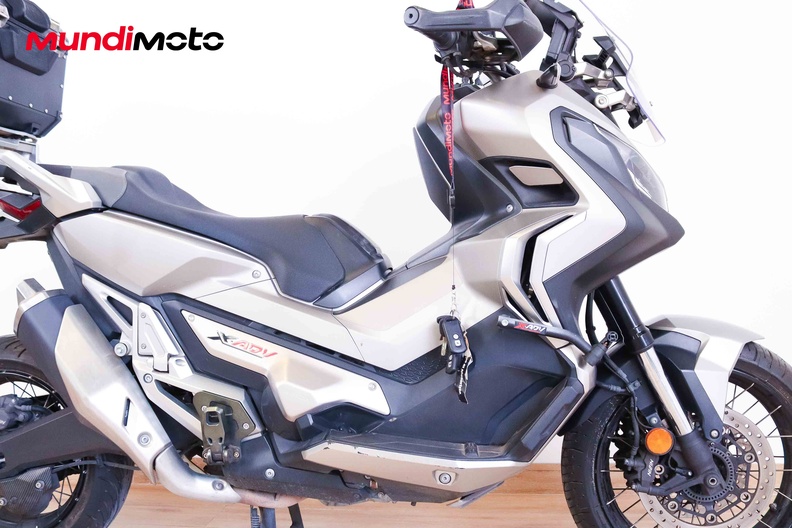 Motorbike image 12