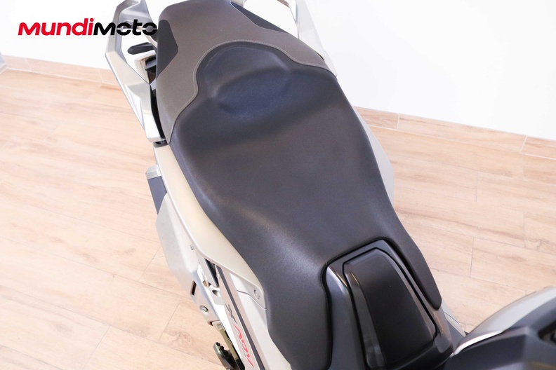 Motorbike image 13