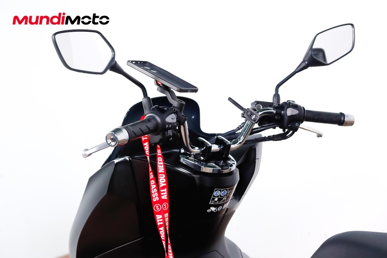Motorbike image 10