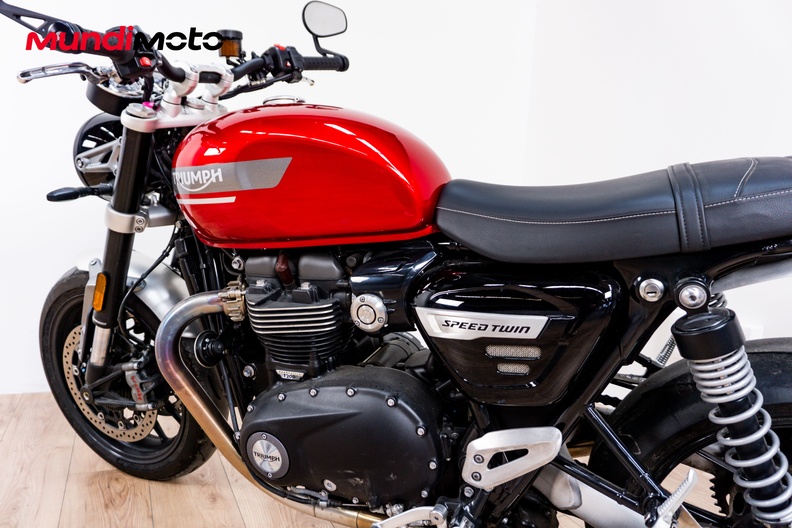 Motorbike image 8