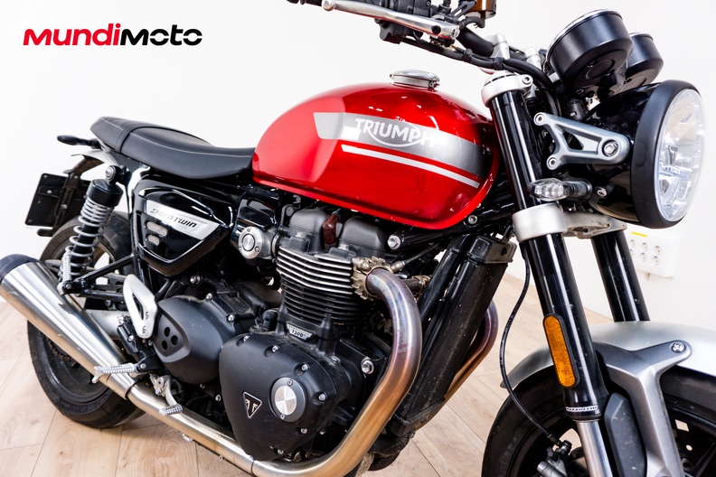 Motorbike image 3