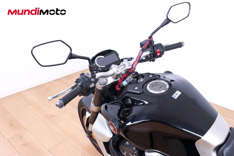 Motorbike image 10