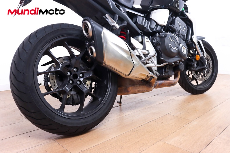 Motorbike image 3