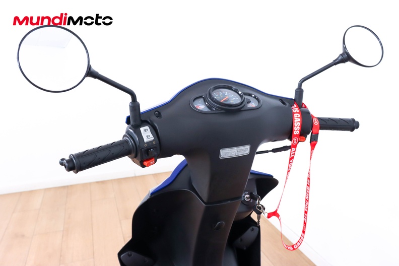 Motorbike image 10