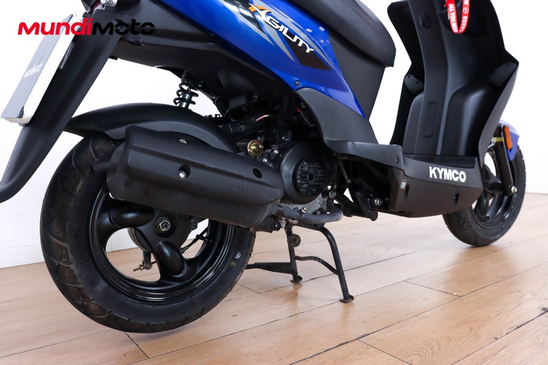 Motorbike image 3