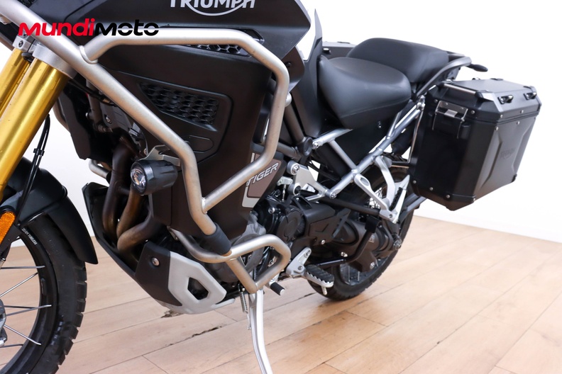 Motorbike image 9