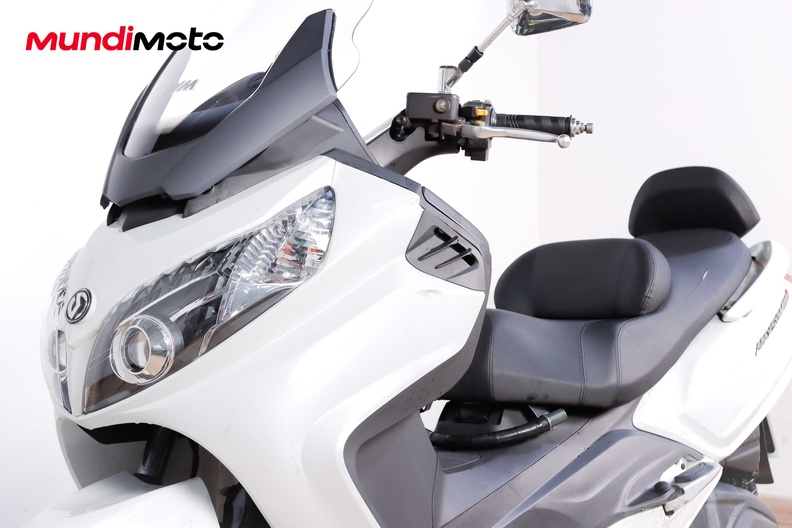 Motorbike image 8