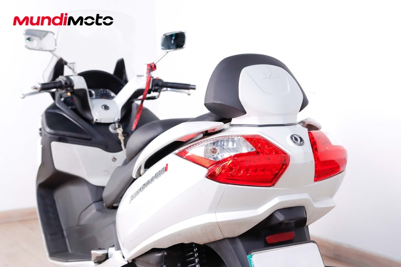 Motorbike image 9