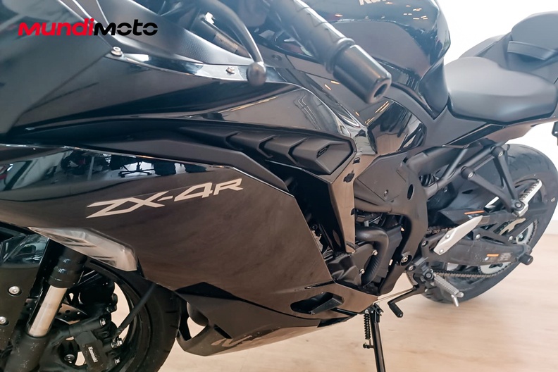 Motorbike image 9