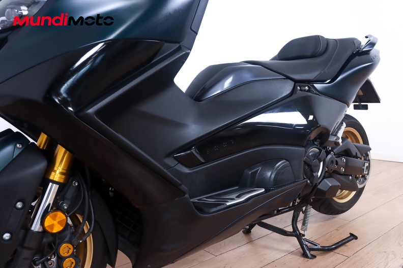 Motorbike image 8