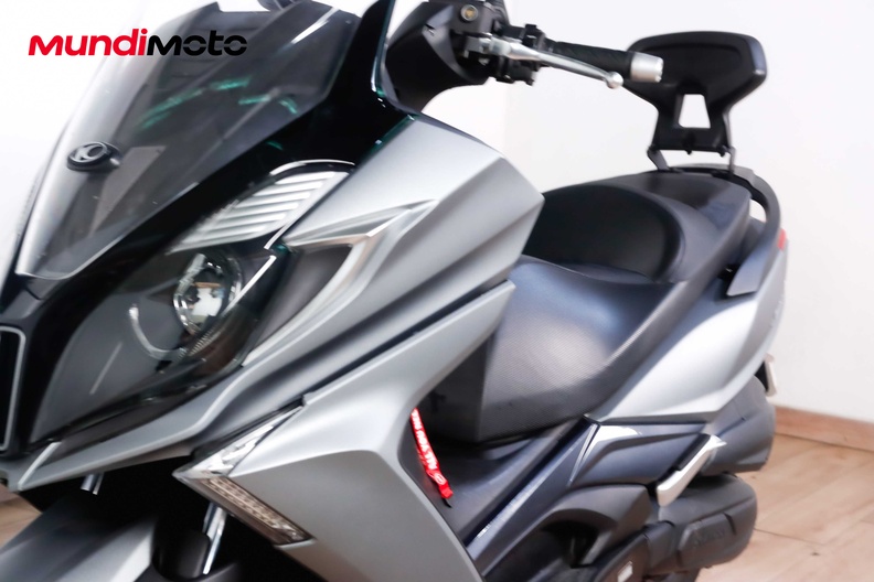 Motorbike image 8