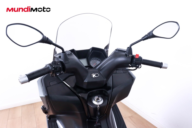 Motorbike image 10