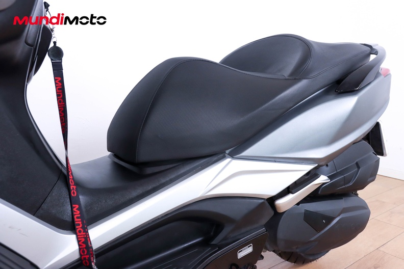 Motorbike image 8