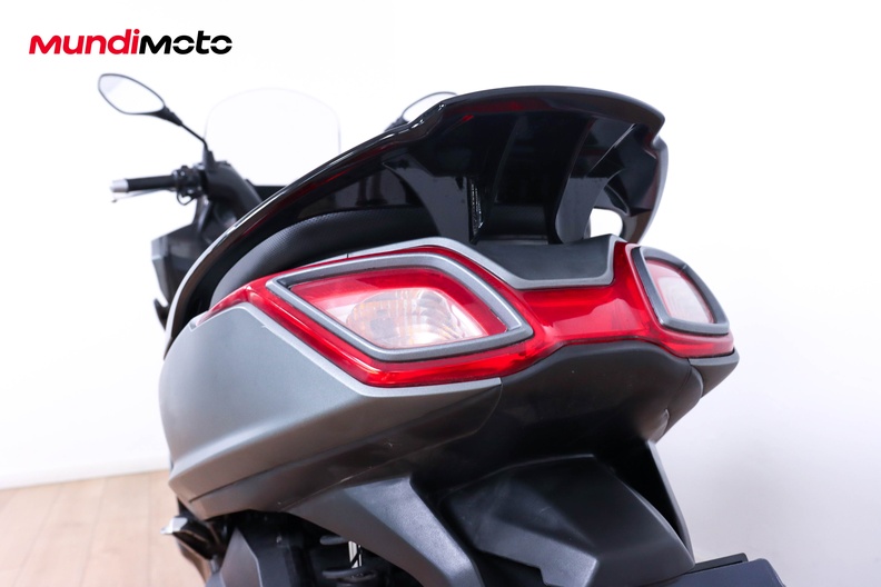 Motorbike image 9