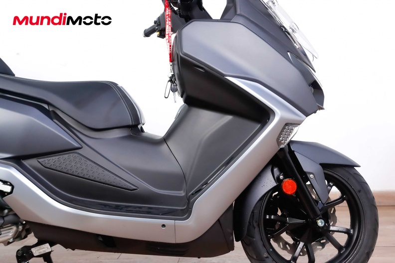 Motorbike image 12