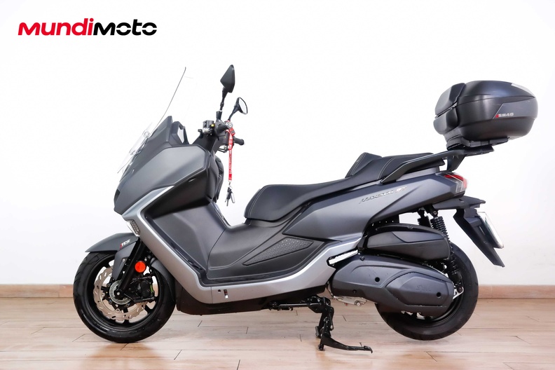 Motorbike image 5