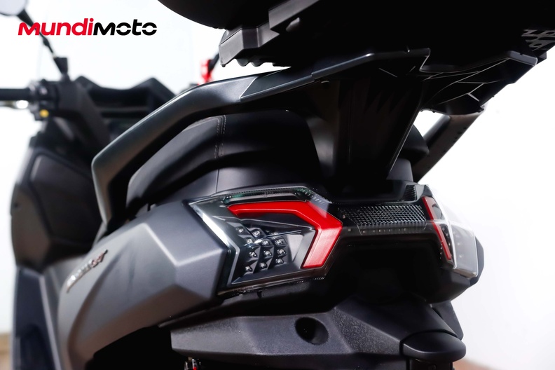 Motorbike image 9