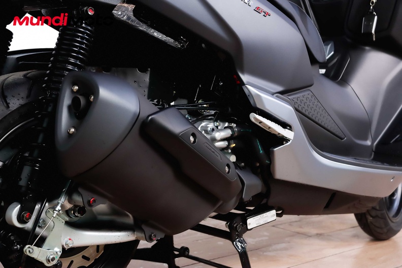 Motorbike image 3