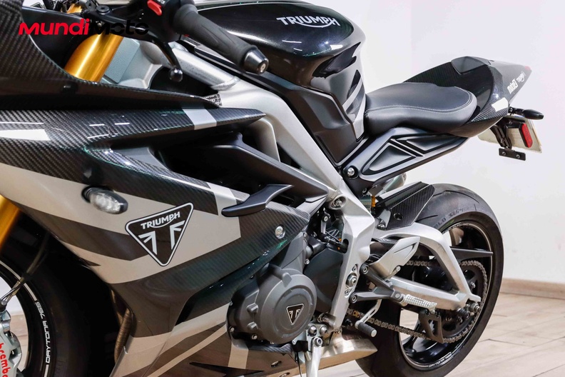 Motorbike image 9