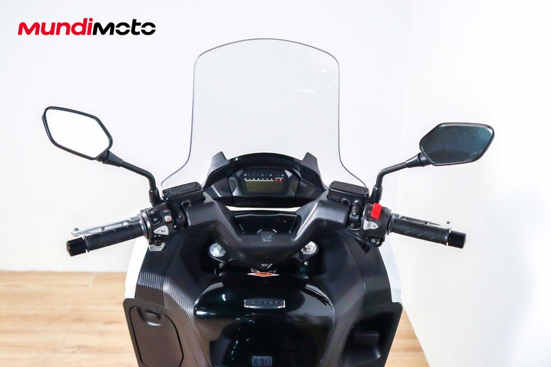 Motorbike image 10