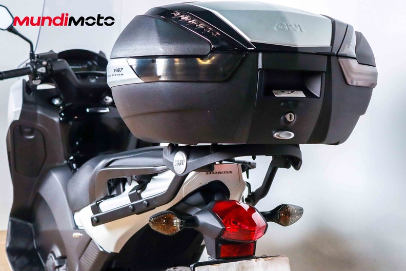 Motorbike image 9