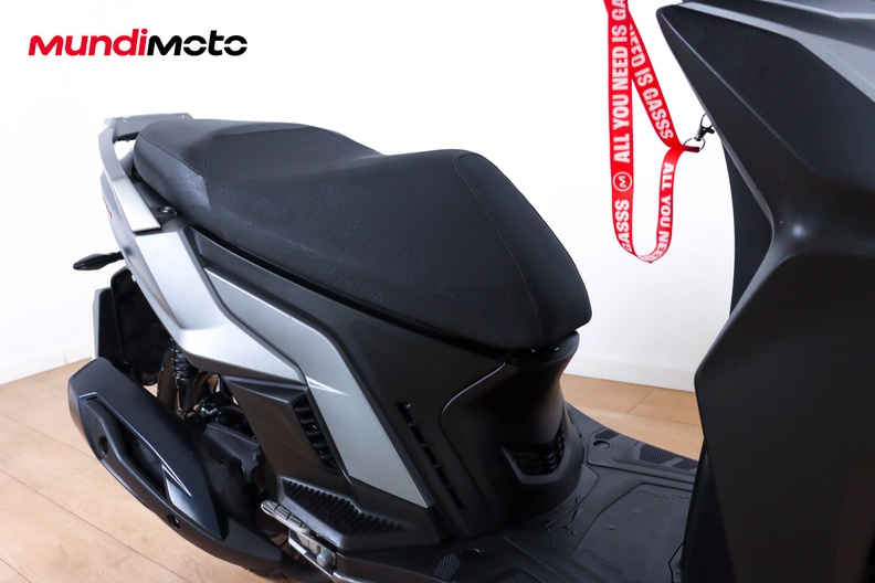Motorbike image 13