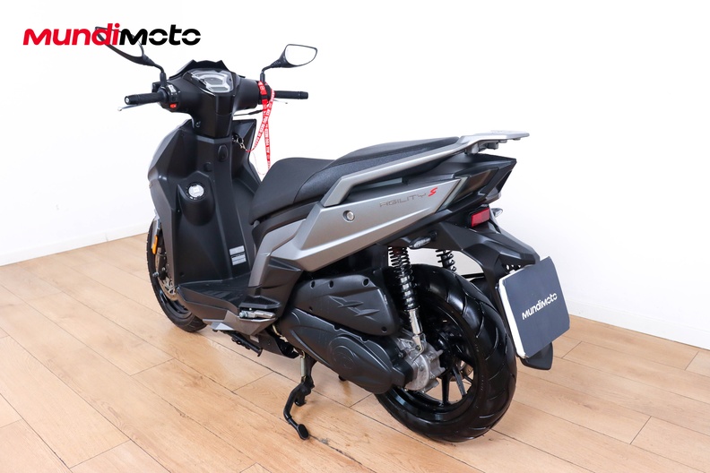 Motorbike image 6