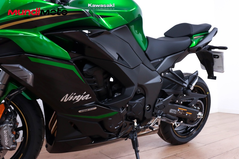 Motorbike image 8