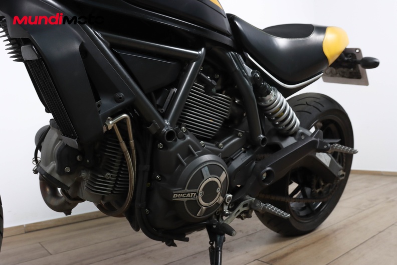 Motorbike image 9
